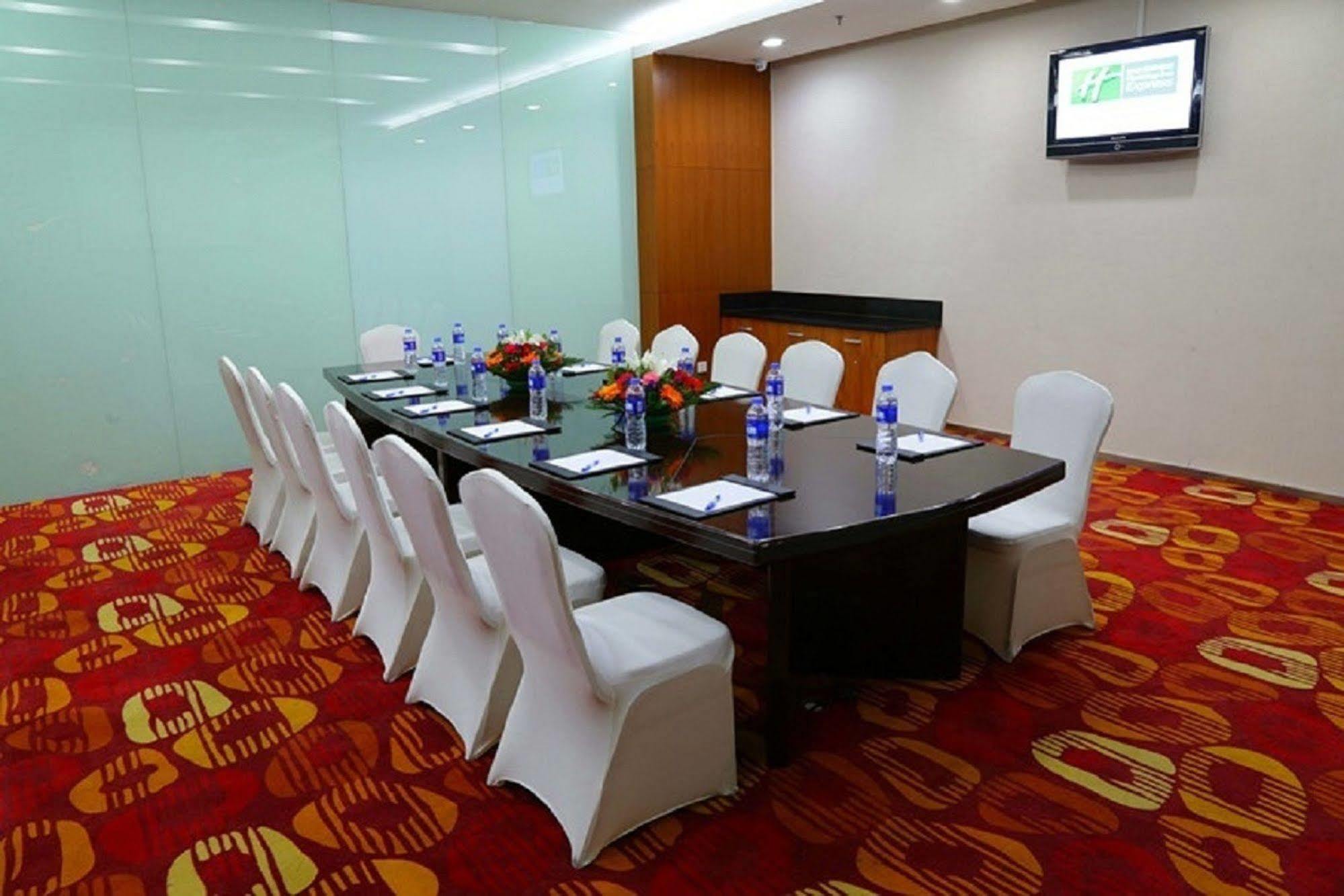 Holiday Inn Express Tianjin Binhai Kültér fotó